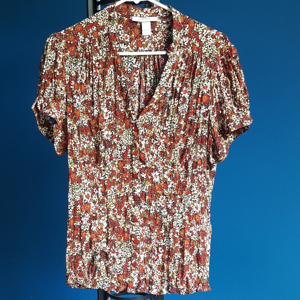Dressbarn short sleeved multi colored blouse with flower print EUC
